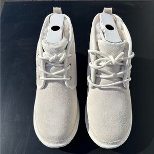 UGG Neumel II Boots Kids Size 5 (Big Kid) Size 7 (Women’s) White – NEW w/ Box